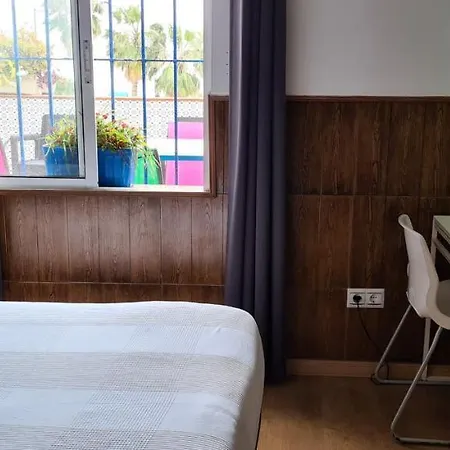 招待所 瓜达卢佩舒适旅馆 托雷莫利诺斯