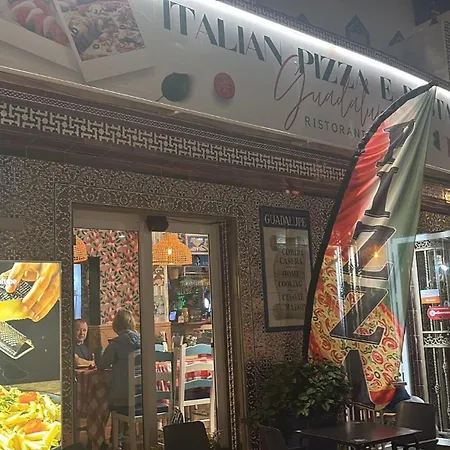 Guadalupe By On-line בית הארחה 2*