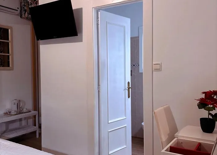 Guadalupe By On-line בית הארחה טורמולינוס